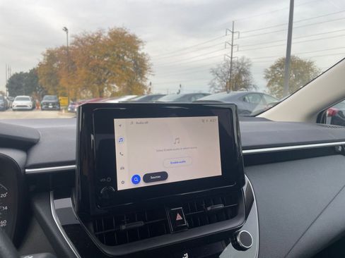 Used 2025 Toyota Corolla LE image 21