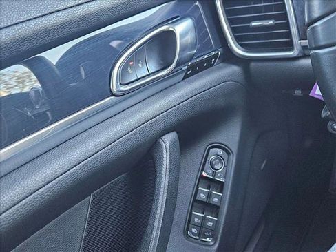 Used 2013 Porsche Panamera S image 25