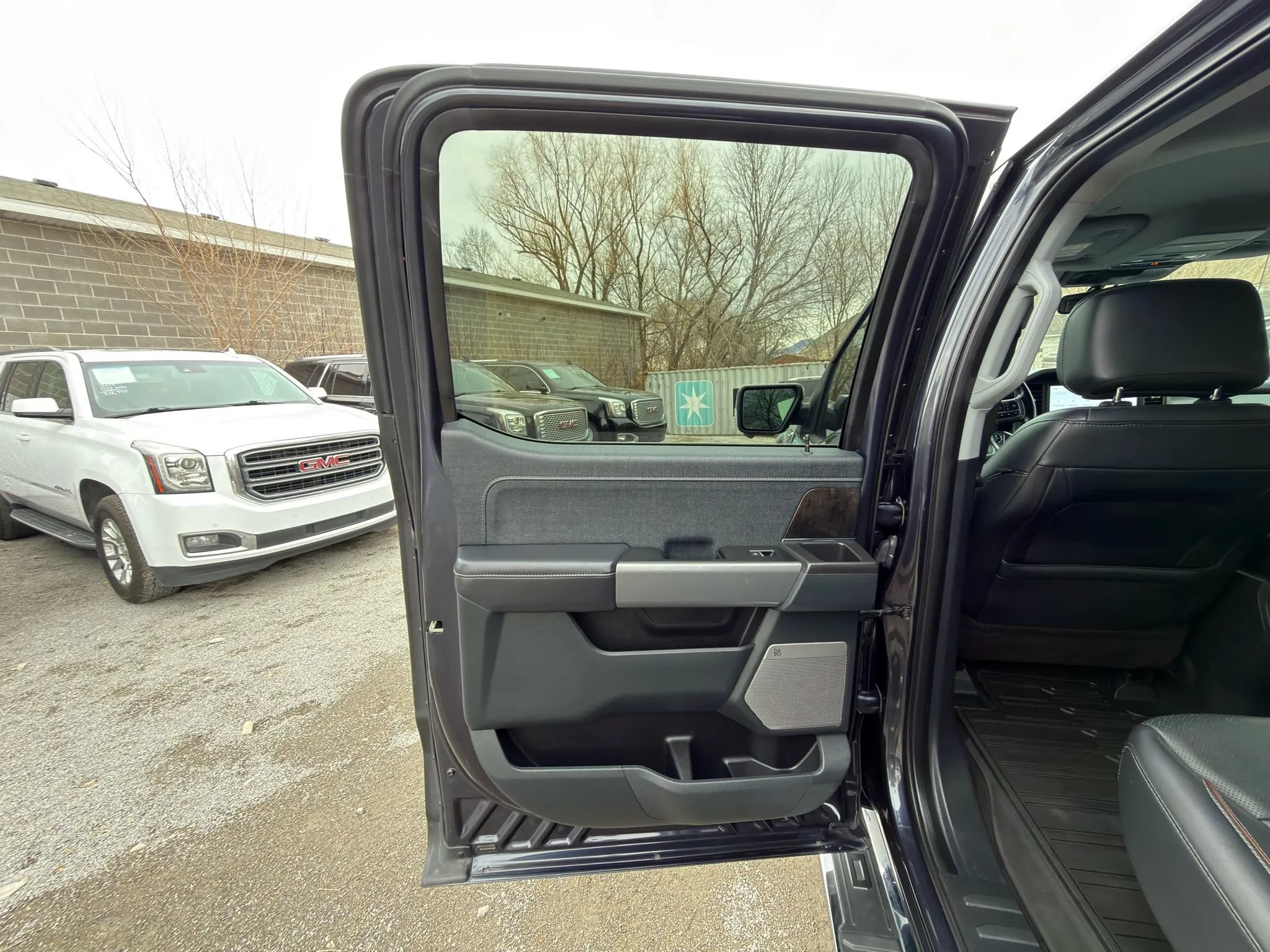 Used 2021 Ford F150 Lariat w/ Max Trailer Tow Package AWD/4WD image 16