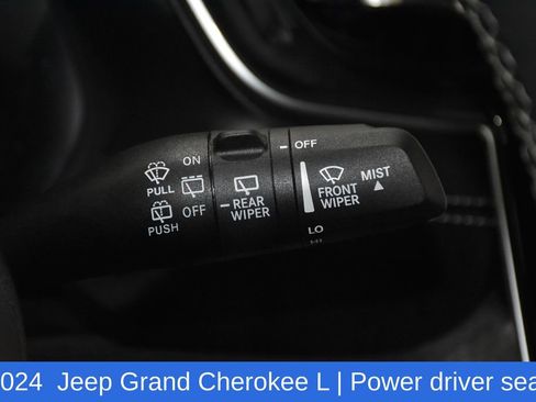 Used 2024 Jeep Grand Cherokee L Limited w/ Luxury Tech Group II image 11