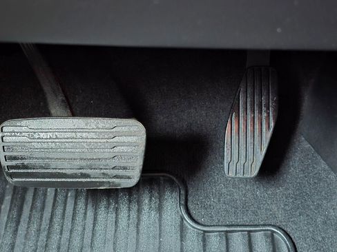 Used 2020 Chevrolet Silverado 1500 Custom w/ Custom Value Package image 25