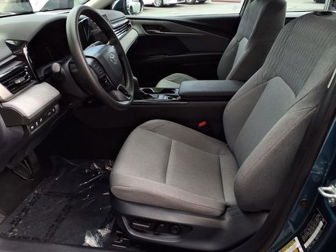 Certified 2025 Toyota Camry LE w/ Convenience Package image 17