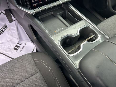 Used 2025 GMC Acadia Elevation image 24