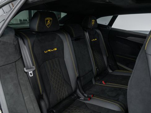 Used 2023 Lamborghini Urus Performante AWD/4WD image 39