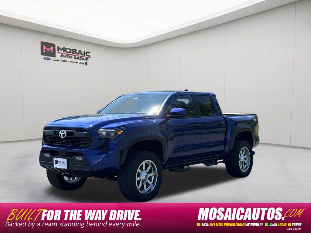 Used 2025 Toyota Tacoma TRD Off-Road AWD/4WD image 3