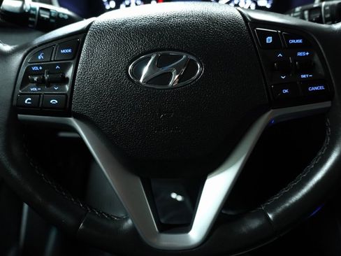 Certified 2021 Hyundai Tucson Limited image 17