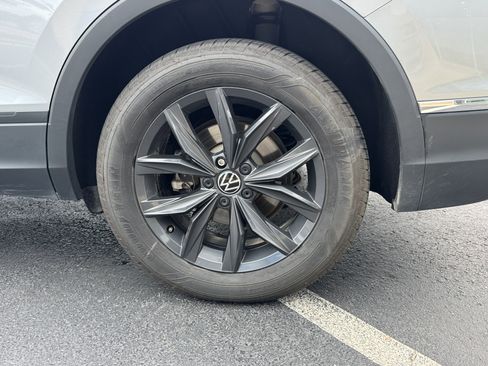 Used 2024 Volkswagen Tiguan SE image 5