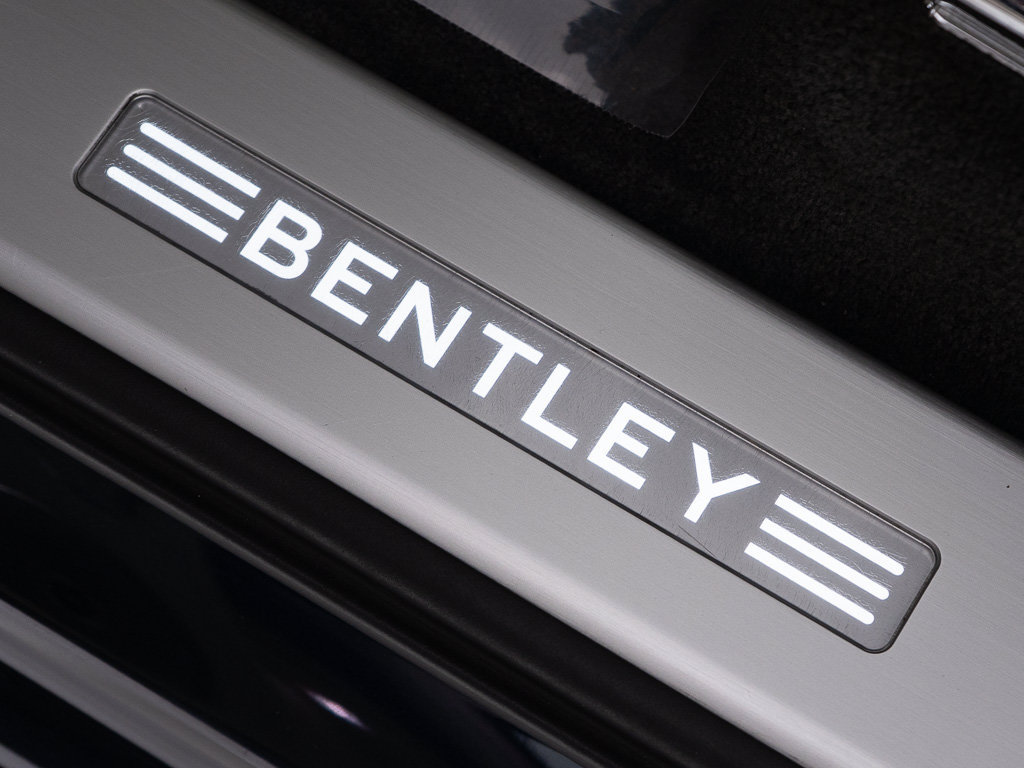 Certified 2022 Bentley Bentayga AWD/4WD image 13