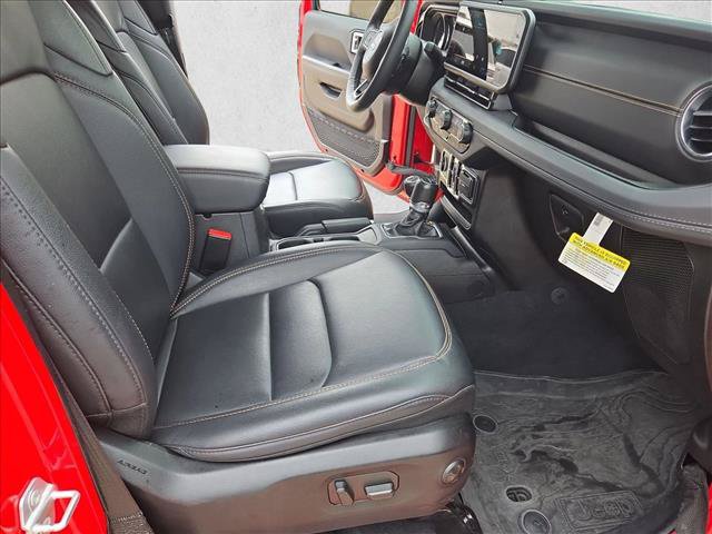 Used 2025 Jeep Gladiator Sport AWD/4WD image 19