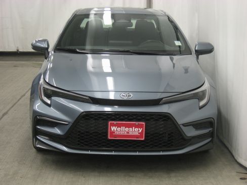 Certified 2023 Toyota Corolla SE image 3