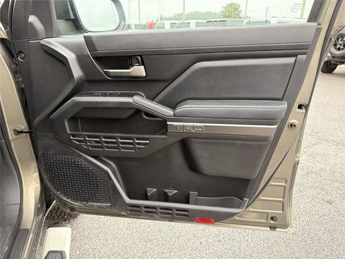 Used 2025 Toyota Tacoma TRD Off-Road AWD/4WD image 13