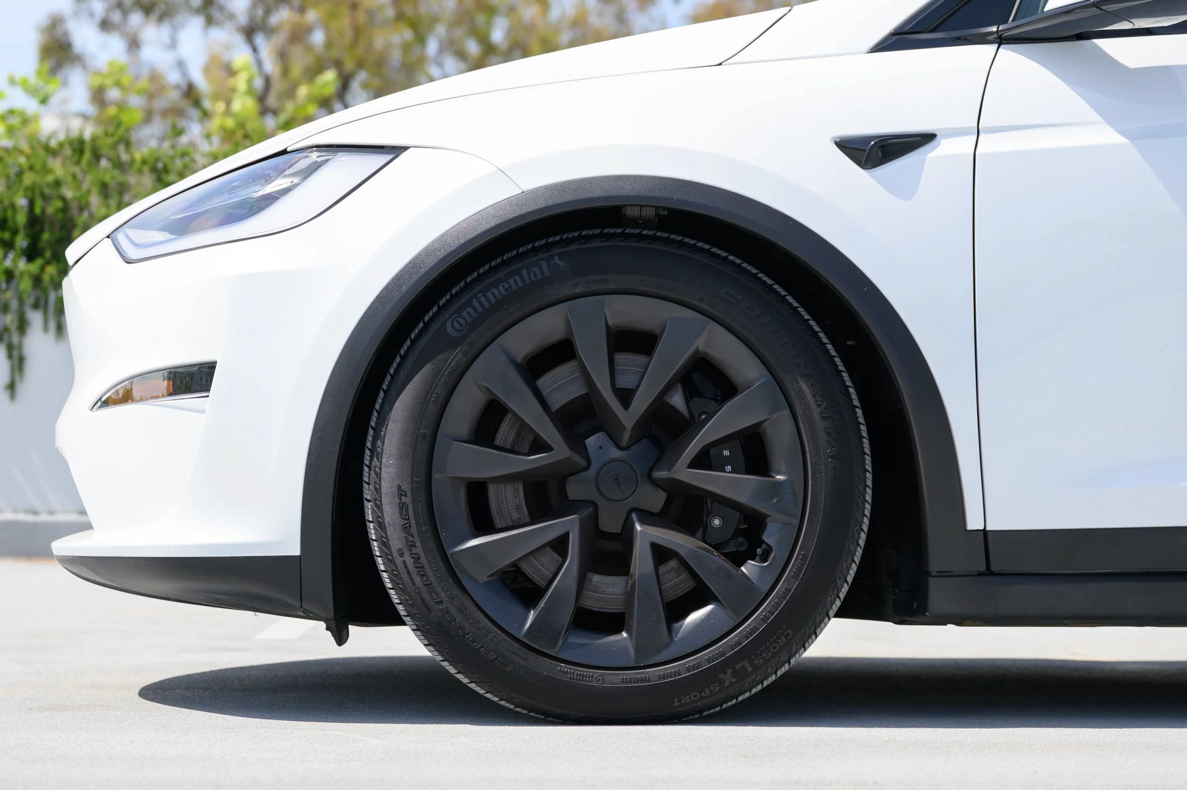 Used 2024 Tesla Model X AWD/4WD image 8