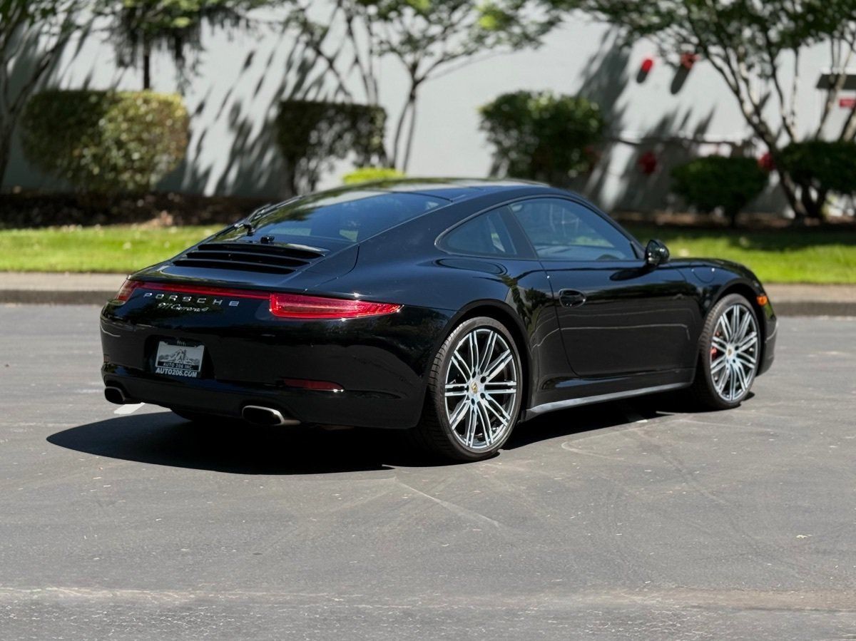 Used 2016 Porsche 911 Carrera RWD image 3