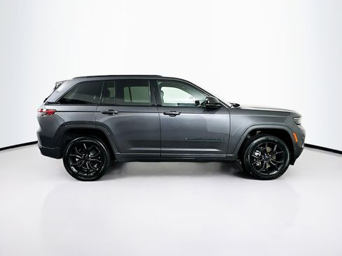 Used 2024 Jeep Grand Cherokee Limited 4xe image 10