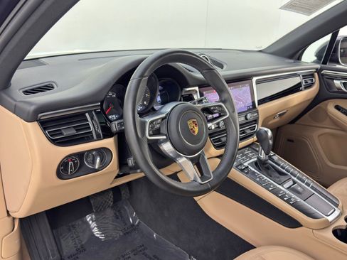 Used 2021 Porsche Macan image 14
