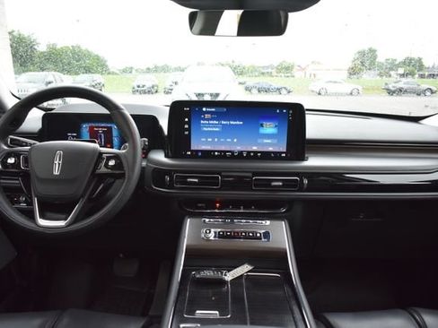Used 2025 Lincoln Aviator Reserve w/ Equipment Group 201A AWD/4WD image 43