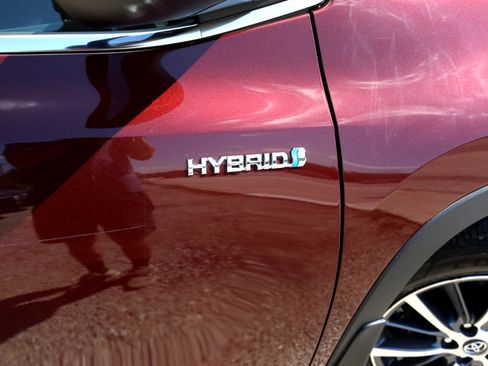 Used 2019 Toyota Highlander XLE image 6