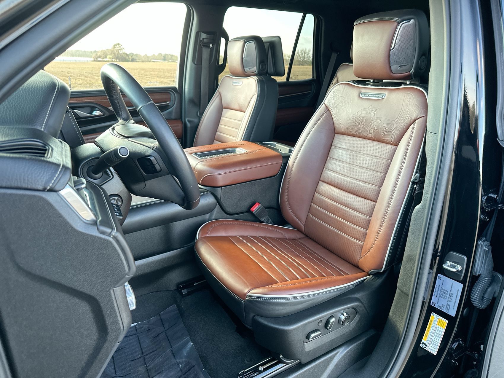 Used 2023 GMC Yukon Denali Ultimate AWD/4WD image 11