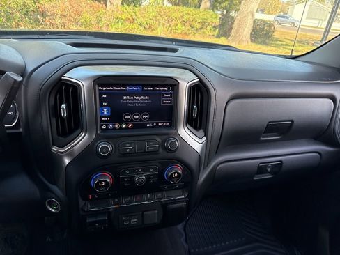 Used 2019 Chevrolet Silverado 1500 LT w/ Convenience Package image 39