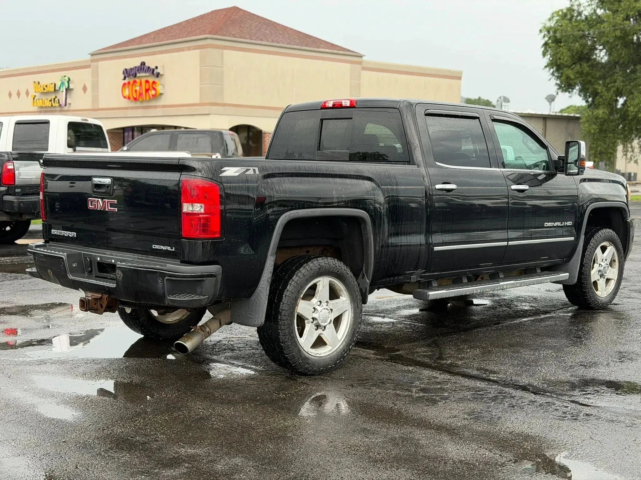 Used 2015 GMC Sierra 2500 Denali w/ Driver Alert Package AWD/4WD image 5