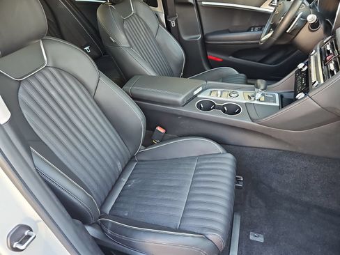 Certified 2026 Genesis G70 2.5T RWD image 18