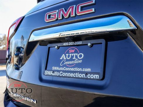 Used 2024 GMC Terrain SLE image 12