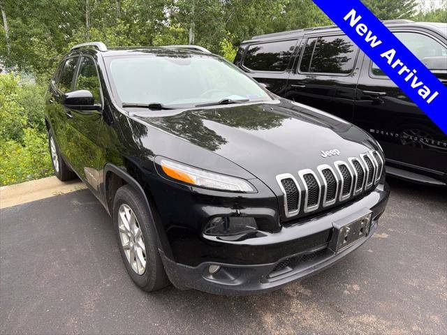 Certified 2017 Jeep Cherokee Latitude w/ Safety/Convenience Group AWD/4WD image 1