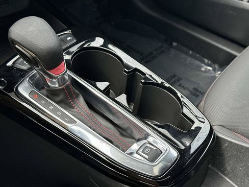 Certified 2024 Chevrolet Trax RS w/ Sunroof Package FWD image 30