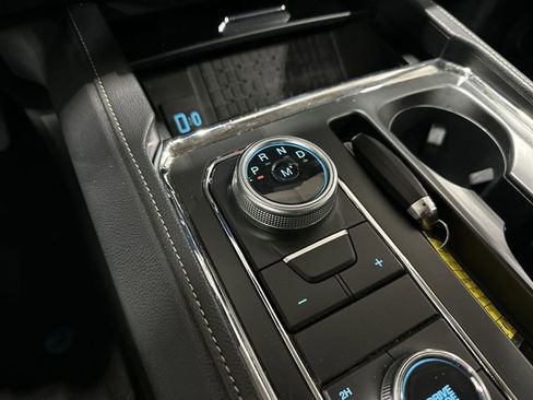 Used 2024 Ford Expedition XLT image 25