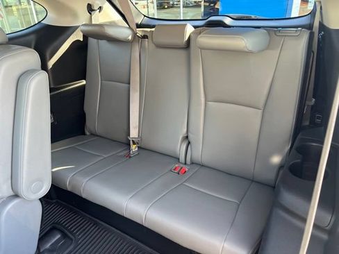 Used 2022 Toyota Highlander Platinum AWD/4WD image 23