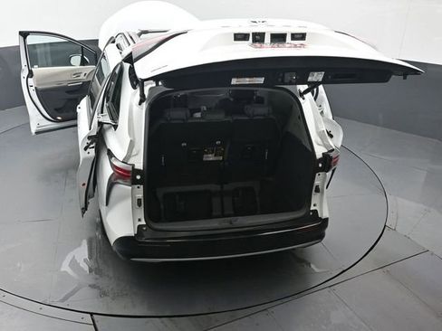 Certified 2023 Toyota Sienna Limited image 54