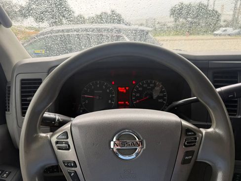Used 2018 Nissan NV 2500 SV RWD image 14