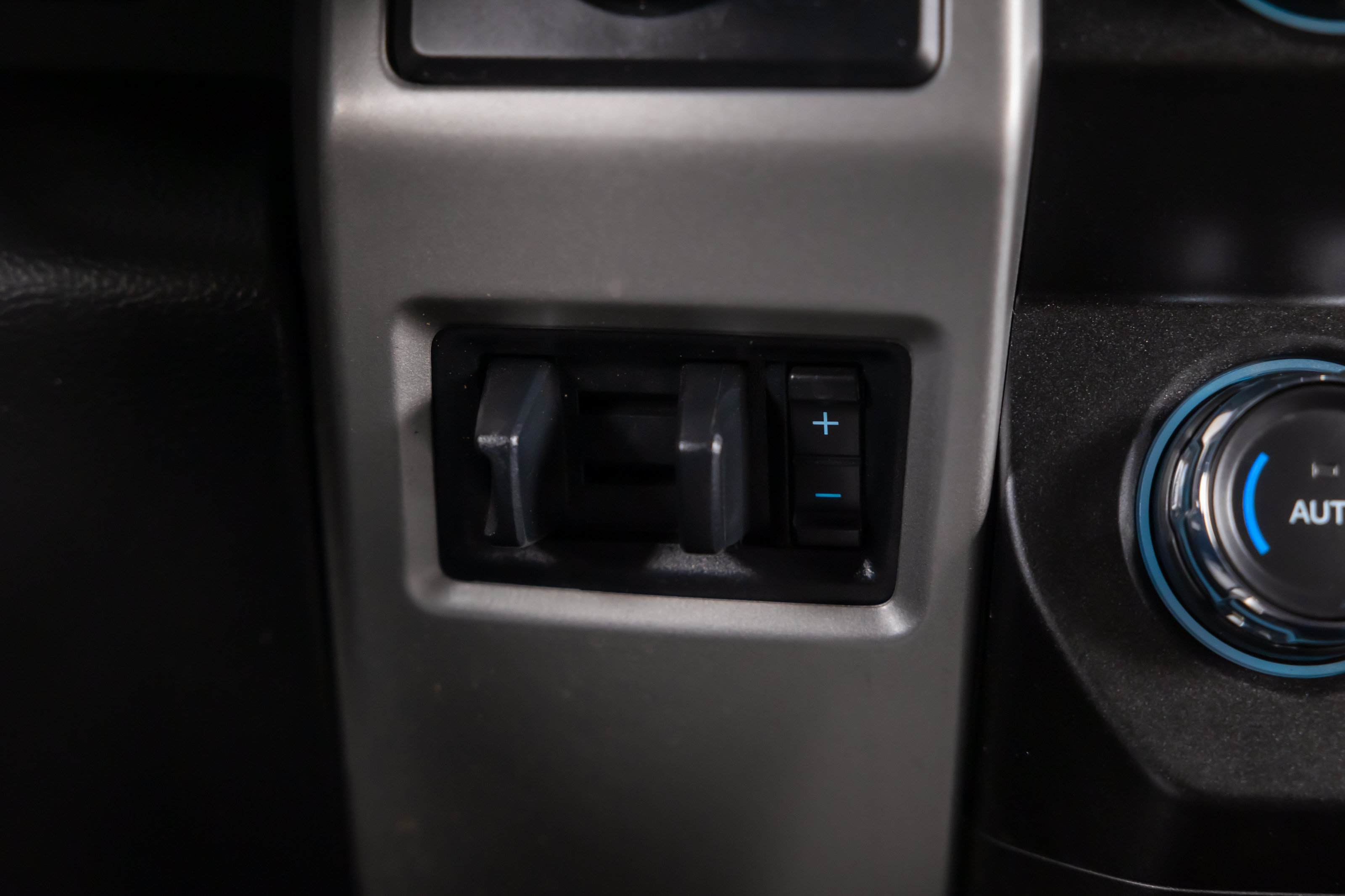 Used 2021 Ford F250 Lariat w/ Chrome Package AWD/4WD image 39
