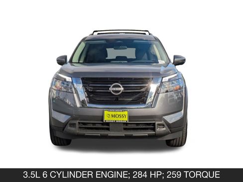 New 2025 Nissan Pathfinder SV image 4