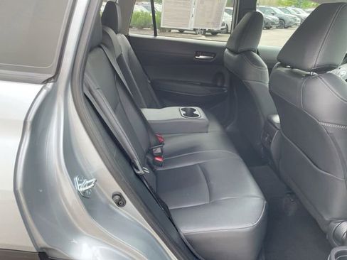 Used 2025 Toyota Corolla Cross XLE image 16
