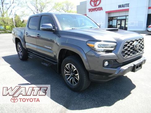 Used 2022 Toyota Tacoma TRD Sport w/ Technology Package AWD/4WD image 1