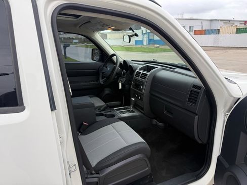 Used 2008 Dodge Nitro SXT w/ Sun & Wheels Group AWD/4WD image 23