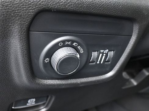 Used 2023 Jeep Grand Cherokee Altitude image 14