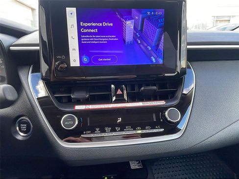 Used 2025 Toyota Corolla LE image 27