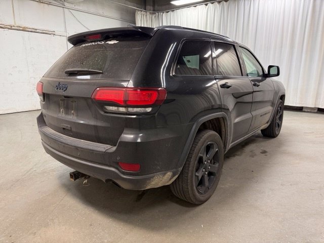 Used 2019 Jeep Grand Cherokee Laredo AWD/4WD image 5