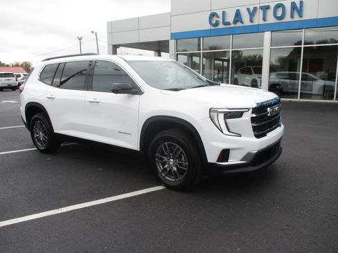 Used 2025 GMC Acadia Elevation image 10