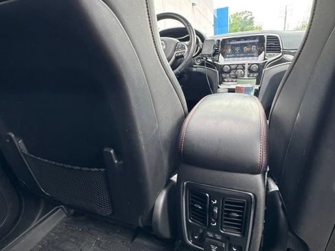Used 2021 Jeep Grand Cherokee Trailhawk w/ Premium Lighting Group AWD/4WD image 13