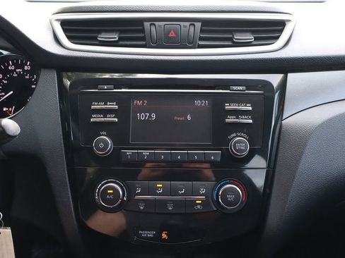 Used 2016 Nissan Rogue S AWD/4WD image 34