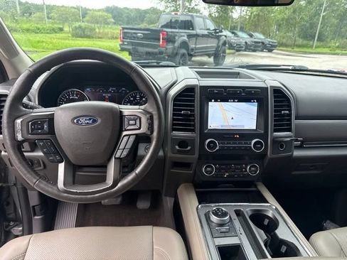 Used 2019 Ford Expedition XLT w/ Equipment Group 202A RWD image 12