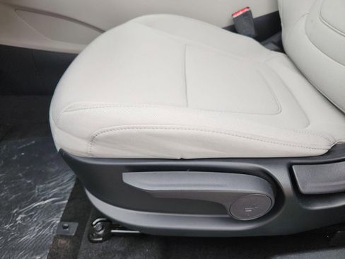 New 2026 Hyundai Tucson SE image 23