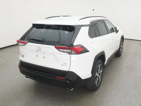 New 2025 Toyota RAV4 SE image 19
