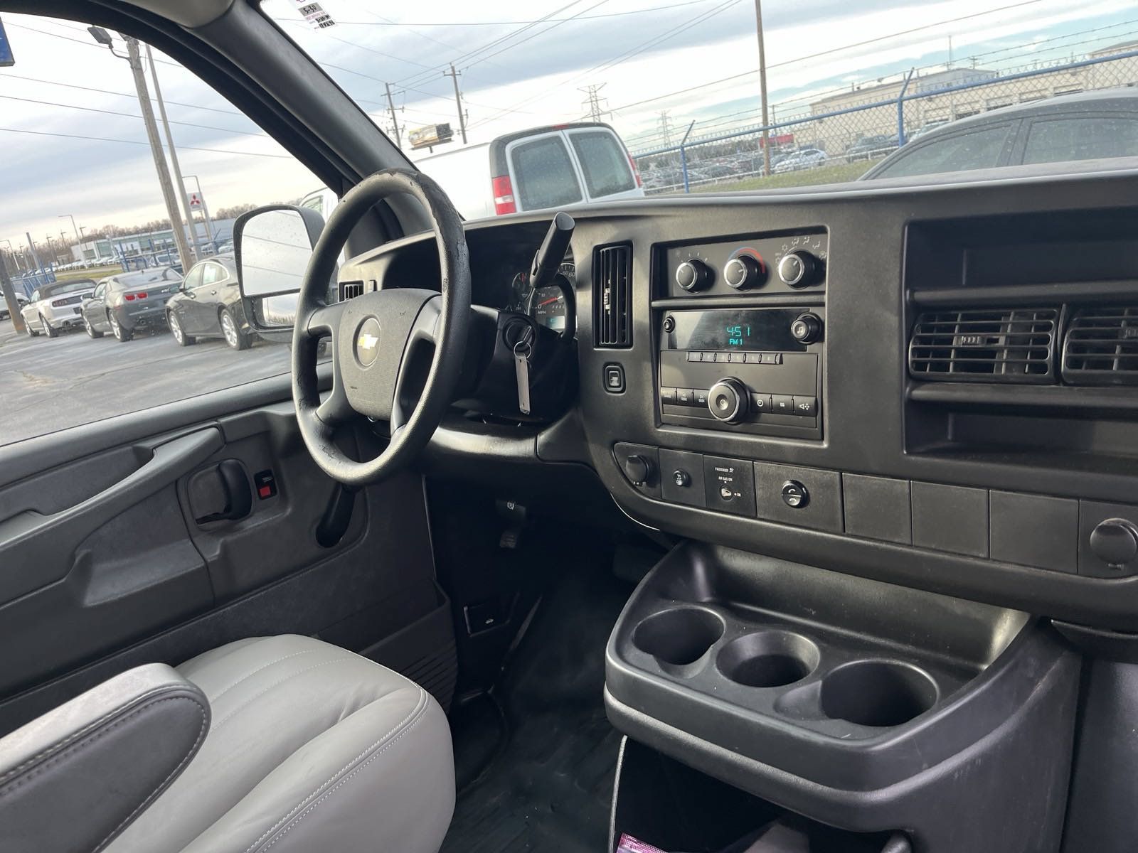 Used 2013 Chevrolet Express 2500 RWD image 11