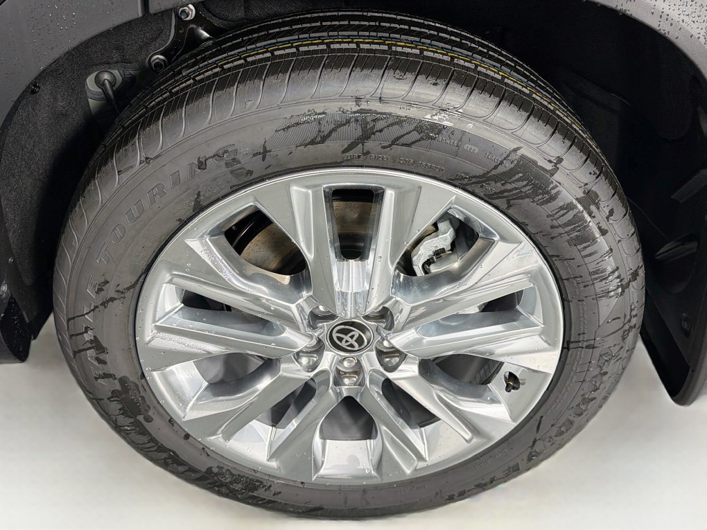 New 2026 Toyota Highlander Limited AWD/4WD image 31