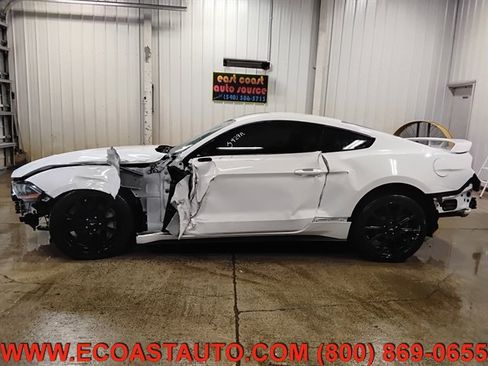 Used 2018 Ford Mustang Coupe w/ Ecoboost Performance Package RWD image 5