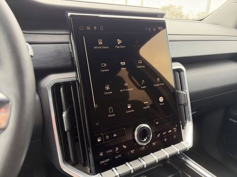 Used 2025 GMC Acadia Elevation image 19